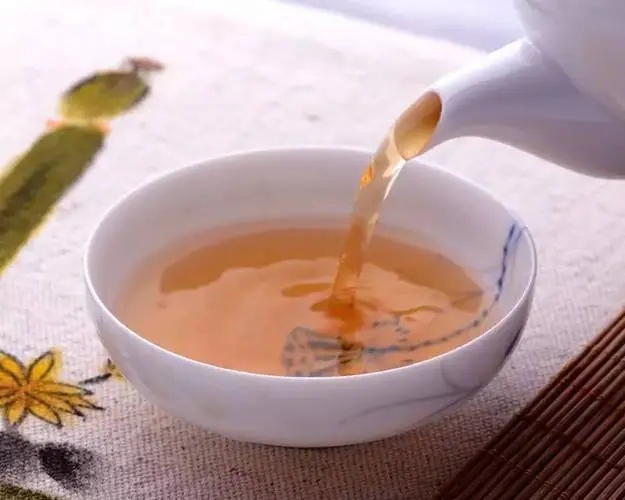 普洱茶越喝越餓？喝普洱茶真能刮油嗎？