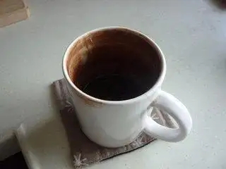 茶垢清潔有妙招，一分鐘讓茶杯光亮如新！