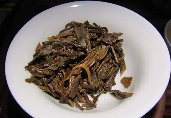 為什么普洱茶的葉底會(huì)出現(xiàn)紅梗？