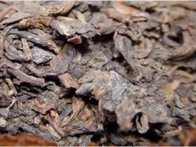 普洱茶你必須要懂：白霜與發(fā)霉。