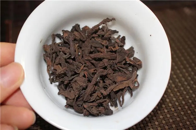 普洱茶的“樟香、棗香、糯香”等香味由什么決定？