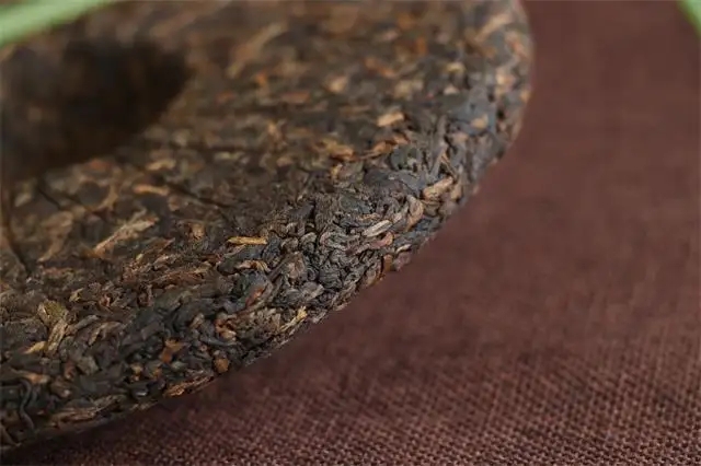 80元一餅的普洱茶和8000元一餅的普洱茶差別在哪里？
