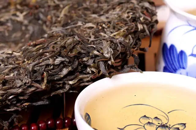 喝普洱茶，生茶和熟茶哪個更適合你？